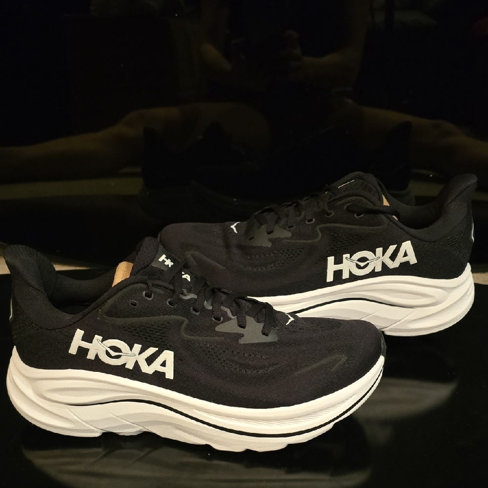 Hoka Clifton 10